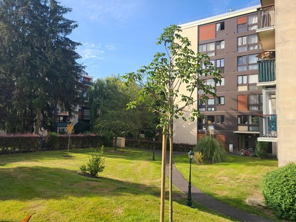 Appartement Fontenay Le Fleury 3 pièce(s)