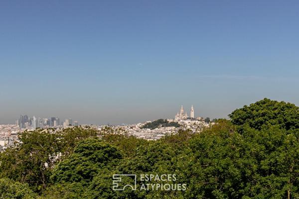 Appartement suspendu sur le parc des Buttes-Chaumont et la skyline parisienne