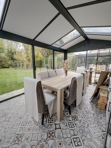 Maison 4 chambres - garage- atelier - jardin - beaux volumes de pièces de vie