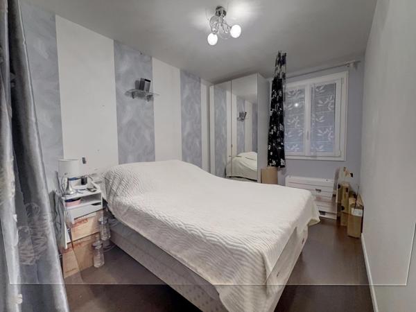 Maison 4 chambres - garage- atelier - jardin - beaux volumes de pièces de vie