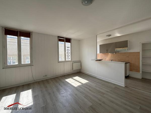 TOURNY - Centre ville, appartement T2 de 55 m², au ...