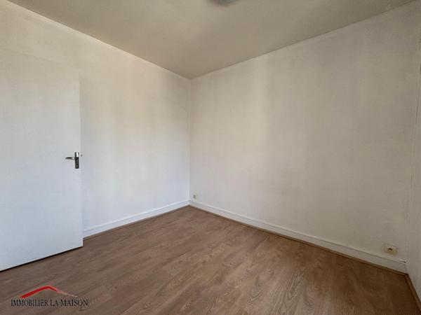 TOURNY - Centre ville, appartement T2 de 55 m², au ...