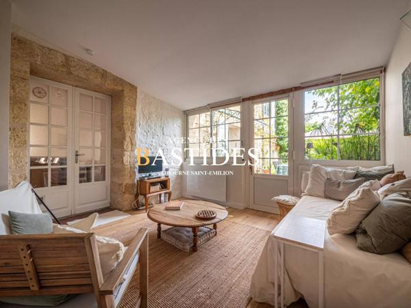 Charmante maison en pierre au coeur de Guitres