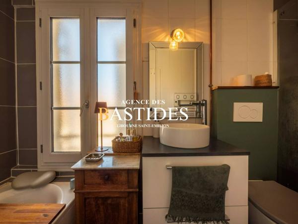 Charmante maison en pierre au coeur de Guitres