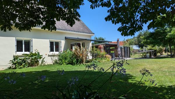 Maison de campagne avec prés, forêt privée, jacuzzi & potentiel de gîtes