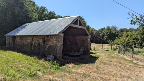 Maison de campagne avec prés, forêt privée, jacuzzi & potentiel de gîtes