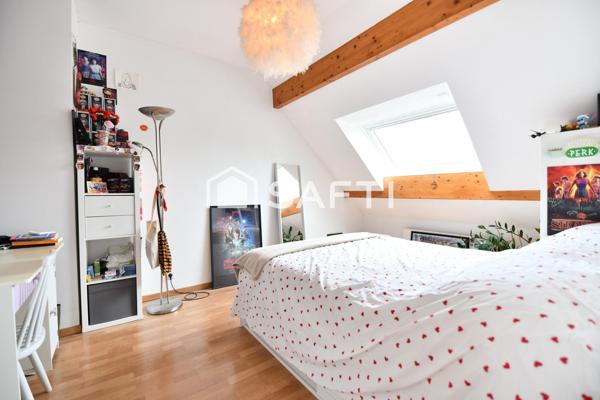 Belle maison familiale moderne prête à habiter!