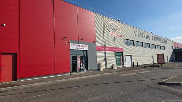 Local commercial sans franchise 74 m² Aubenas (07)