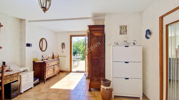 Maison à vendre à VIVONNE  : DE L'ESPACE ET DES HISTOIRES À ÉCRIRE !