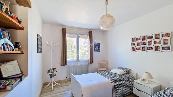 Maison à vendre à VIVONNE  : DE L'ESPACE ET DES HISTOIRES À ÉCRIRE !