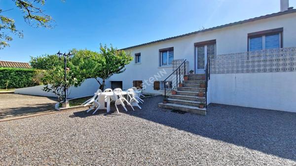 Maison à vendre à VIVONNE  : DE L'ESPACE ET DES HISTOIRES À ÉCRIRE !