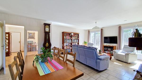 Maison à vendre à VIVONNE  : DE L'ESPACE ET DES HISTOIRES À ÉCRIRE !