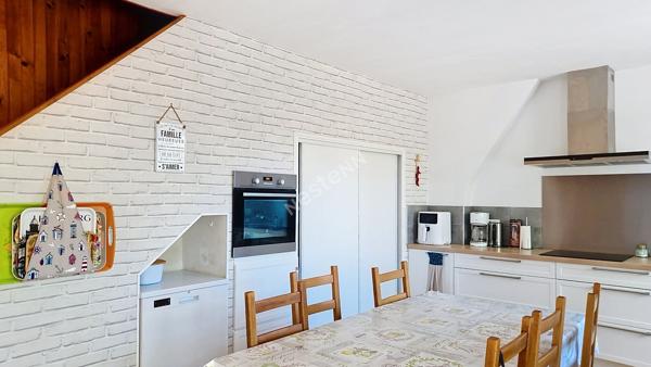 Maison à vendre à VIVONNE  : DE L'ESPACE ET DES HISTOIRES À ÉCRIRE !