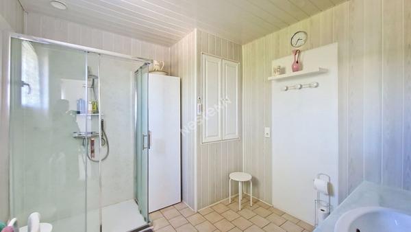 Maison à vendre à VIVONNE  : DE L'ESPACE ET DES HISTOIRES À ÉCRIRE !