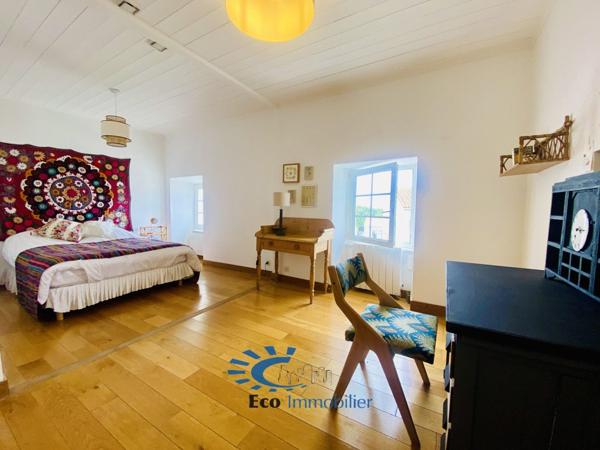 NIEUL SUR MER MAISON EN PIERRES 4 CHAMBRES TERRAIN 204 M²  Nieul sur mer