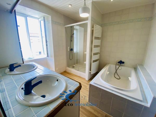 NIEUL SUR MER MAISON EN PIERRES 4 CHAMBRES TERRAIN 204 M²  Nieul sur mer