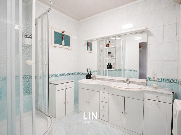 Appartement
         3 pièces
        - 80 m² Exclusivité 259 000 € *