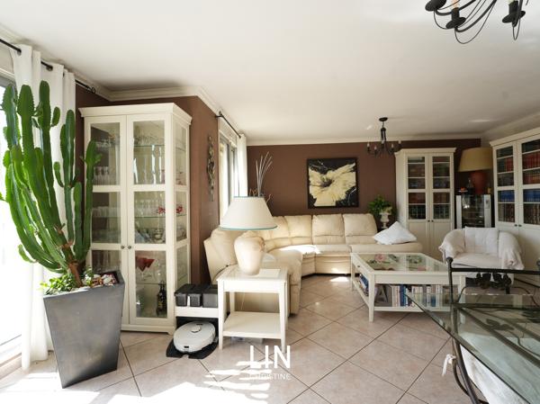 Appartement
         3 pièces
        - 80 m² Exclusivité 259 000 € *