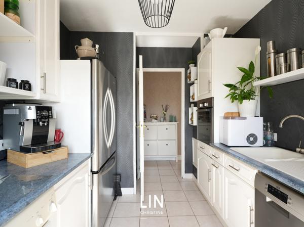 Appartement
         3 pièces
        - 80 m² Exclusivité 259 000 € *