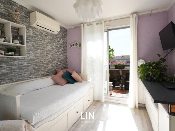 Appartement
         3 pièces
        - 80 m² Exclusivité 259 000 € *
