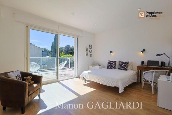 VILLA RECENTE- PROCHE CENTRE SIX FOURS