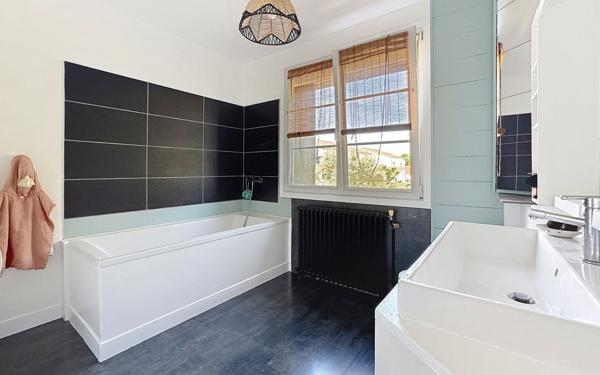 Maison à vendre    5 pièces • 137 m2 Lagord