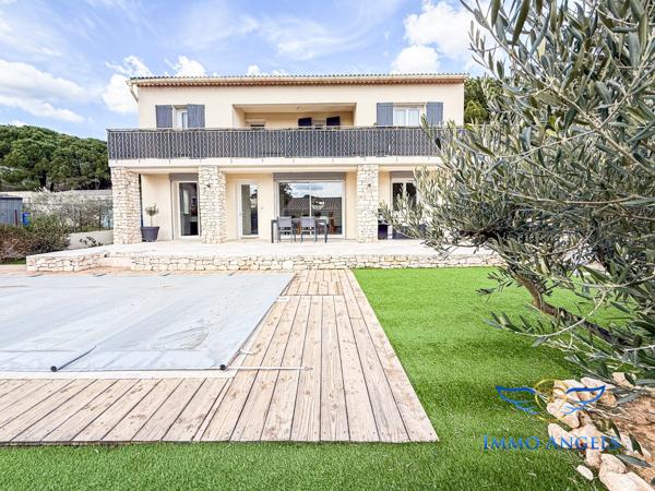 Maison 227 m2 sur terrain 1090 m2.