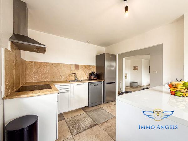 Maison 227 m2 sur terrain 1090 m2.