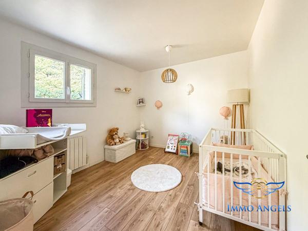 Maison 227 m2 sur terrain 1090 m2.