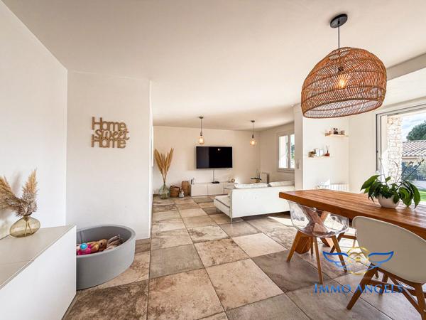 Maison 227 m2 sur terrain 1090 m2.