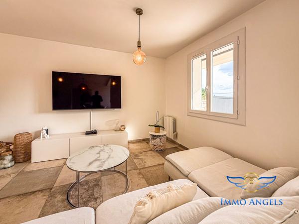 Maison 227 m2 sur terrain 1090 m2.