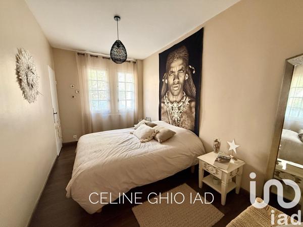 Appartement 3 pièces de 82 m² à Saint-Cyr-sur-Mer (83270)