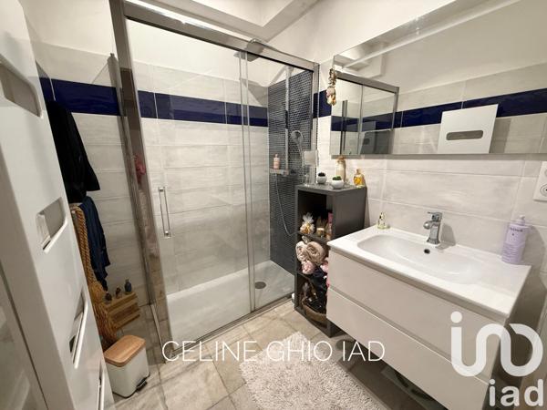 Appartement 3 pièces de 82 m² à Saint-Cyr-sur-Mer (83270)