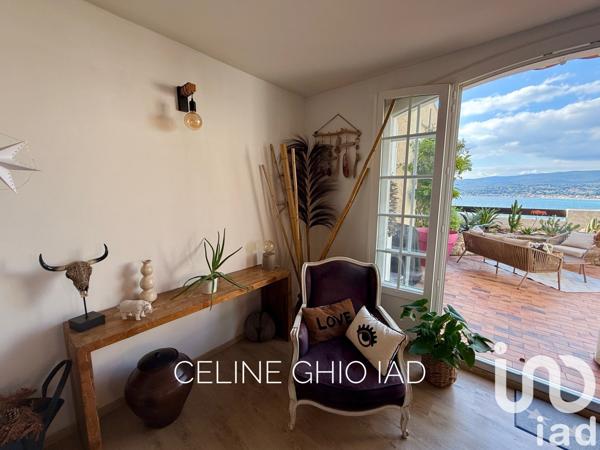 Appartement 3 pièces de 82 m² à Saint-Cyr-sur-Mer (83270)
