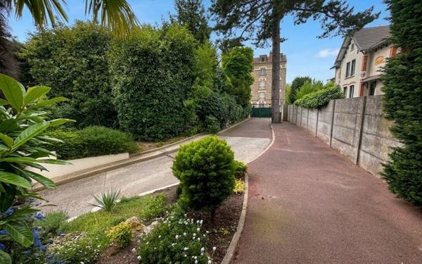 Appartement à vendre    2 pièces • 53,40 m2 Le Raincy