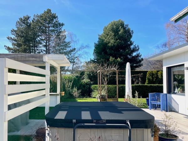 Divonne-les-Bains (01220) Maison familiale 4 chambres - Calme, nature et confort moderne