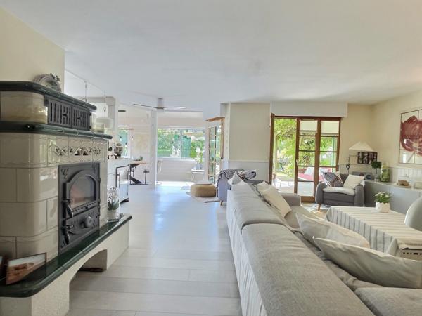 Divonne-les-Bains (01220) Maison familiale 4 chambres - Calme, nature et confort moderne