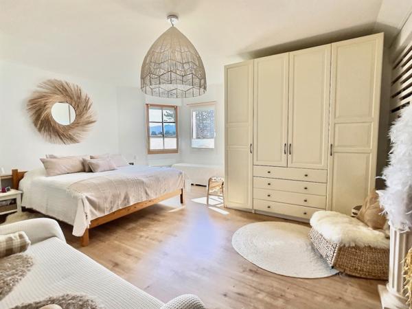 Divonne-les-Bains (01220) Maison familiale 4 chambres - Calme, nature et confort moderne