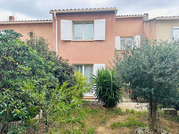 Maison mitoyenne avec garage Lotissement calme, proche commodités et écoles