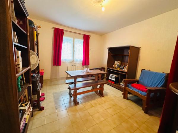 Maison mitoyenne avec garage Lotissement calme, proche commodités et écoles