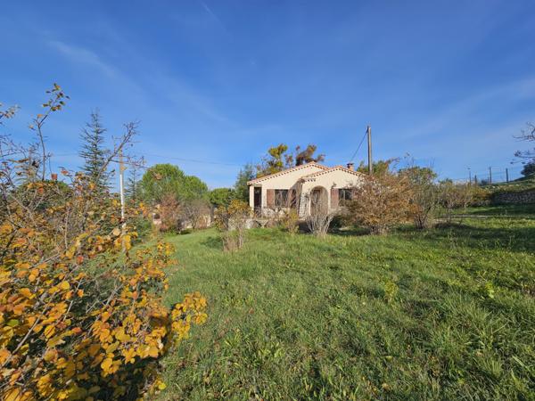 Apt (84400) Apt, Luberon, jolie maison à rénover avec cabanon et belle vue dégagée