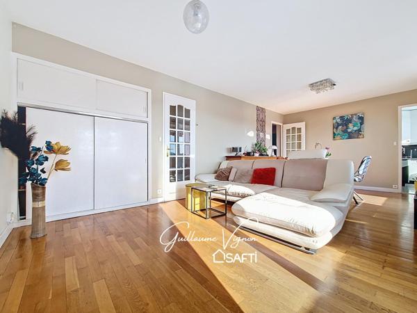 T4 traversant dernier étage, façade isolée