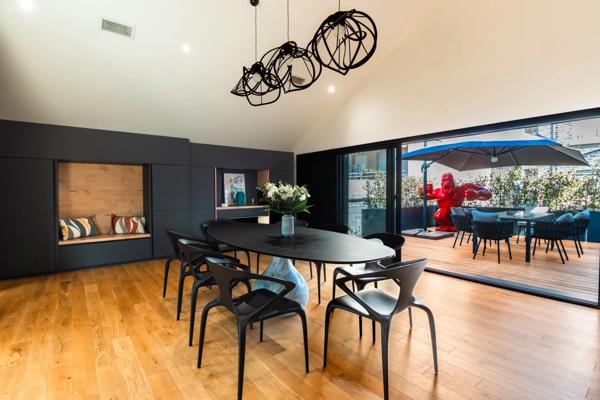 Vente                                                      Loft
                        
                     5 pièces                      196 m2                     à Brive-la-Gaillarde
