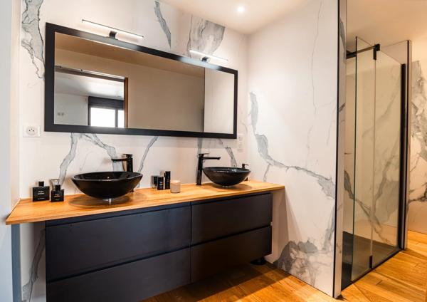 Vente                                                      Loft
                        
                     5 pièces                      196 m2                     à Brive-la-Gaillarde