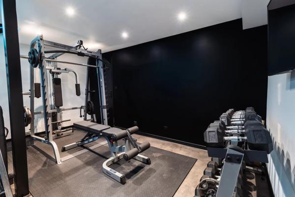 Vente                                                      Loft
                        
                     5 pièces                      196 m2                     à Brive-la-Gaillarde