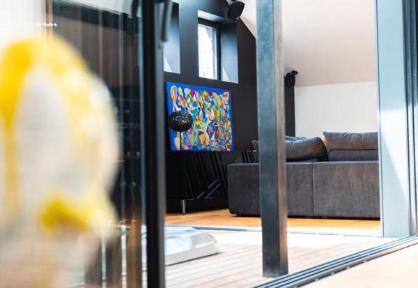 Vente                                                      Loft
                        
                     5 pièces                      196 m2                     à Brive-la-Gaillarde