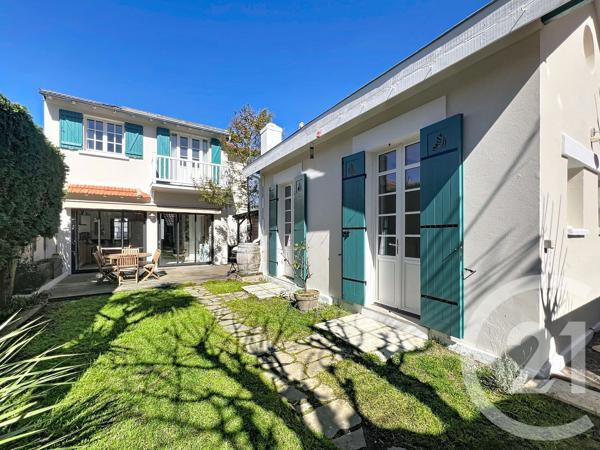 Maison à vendre  5 pièces - 134 m 2   ARCACHON  - 33