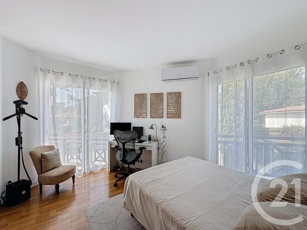 Maison à vendre  5 pièces - 134 m 2   ARCACHON  - 33