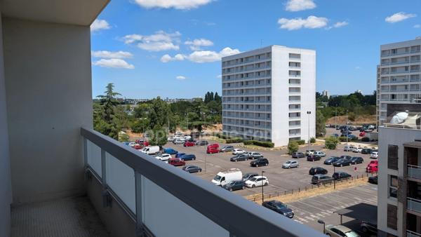 Appartement 3 pièces avec place de parking.