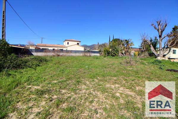 Terrain Ancône 500 m² constructible et viabilisé !